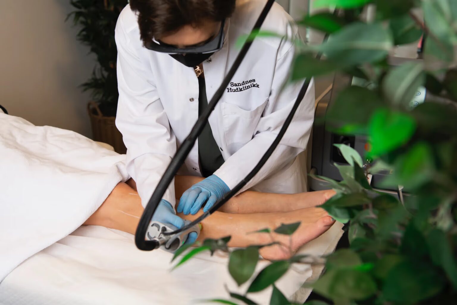 662bde6a2706263b8483c3f8_6576e2e50f4d487c49174211_red_DSC7513