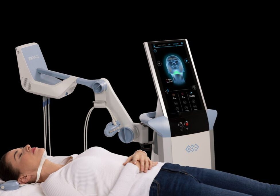 6910e566d1cd82e620d27492_Emface_PIC_Model-Submentum-7513_ENUS100-p-2600